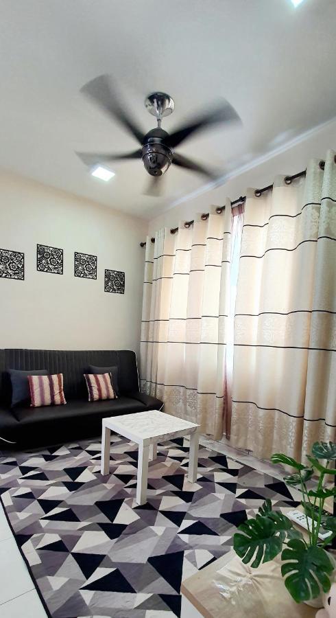 Leezahomestay Bayan Lepas Exterior foto